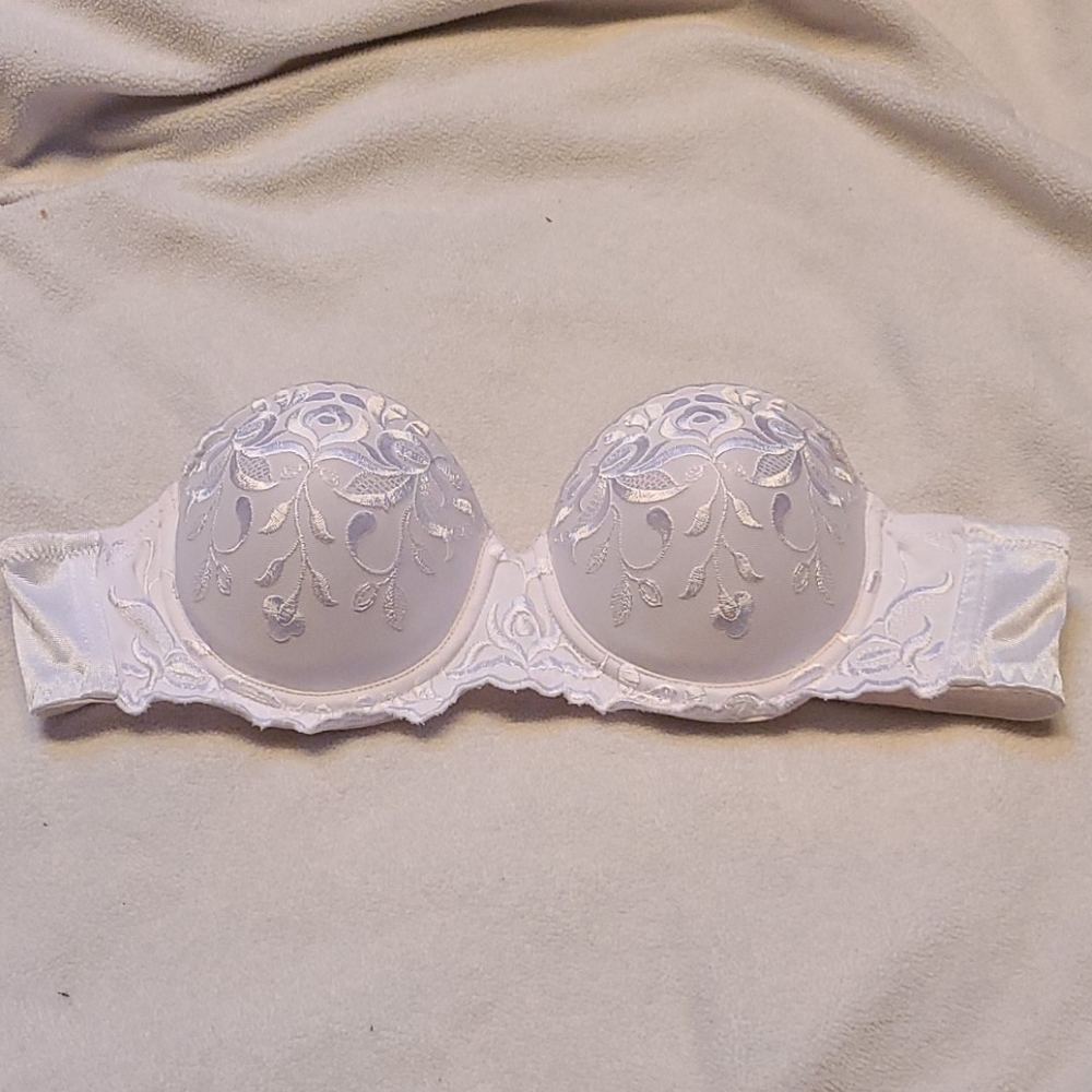 Beautiful White Bra 34A